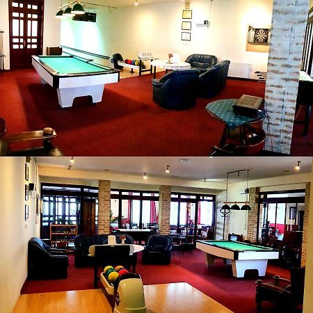 100 Eves Fogado Bed & Breakfast Szatymaz ภายนอก รูปภาพ