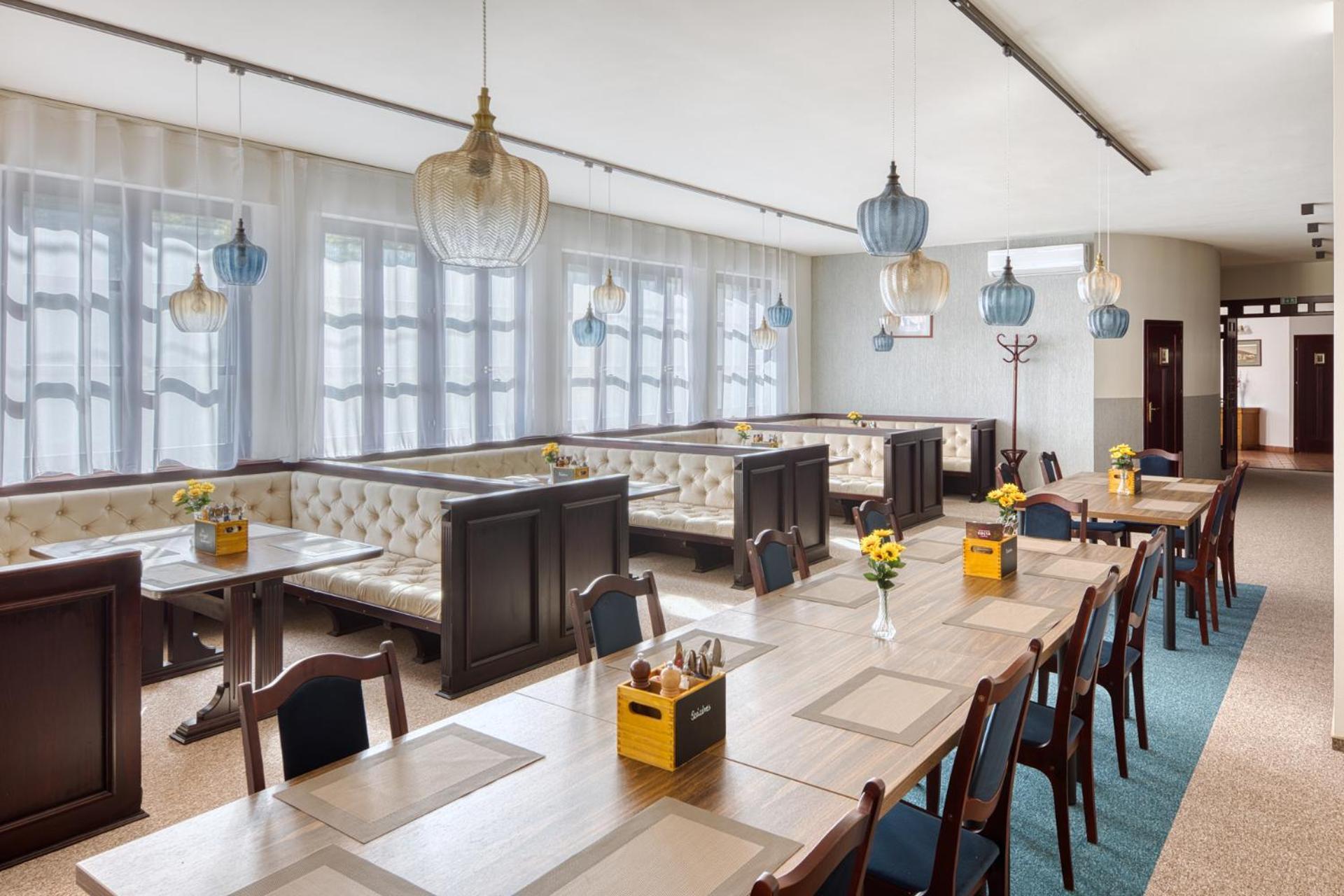 100 Eves Fogado Bed & Breakfast Szatymaz ภายนอก รูปภาพ