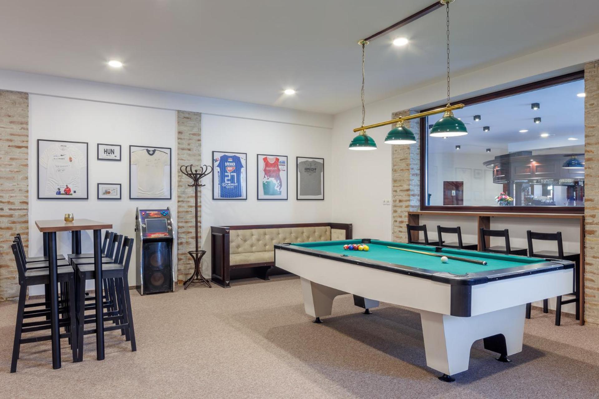 100 Eves Fogado Bed & Breakfast Szatymaz ภายนอก รูปภาพ