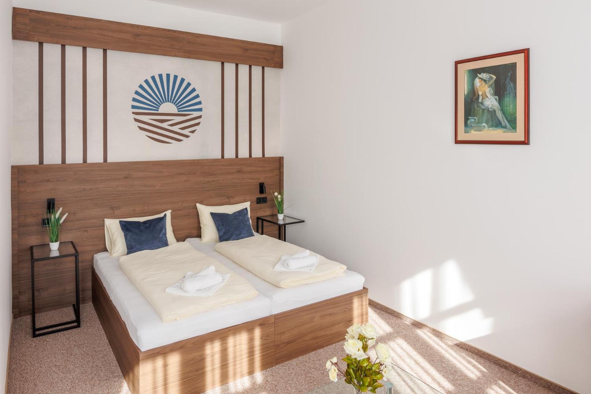 100 Eves Fogado Bed & Breakfast Szatymaz ภายนอก รูปภาพ